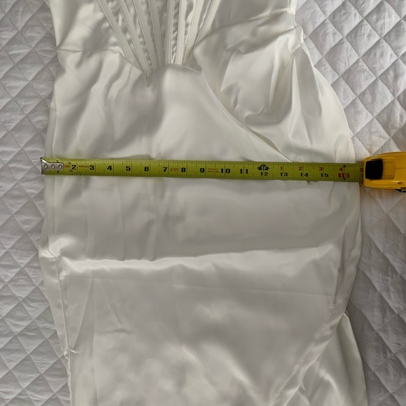White corset dress ordered online - Picture 2 of 4